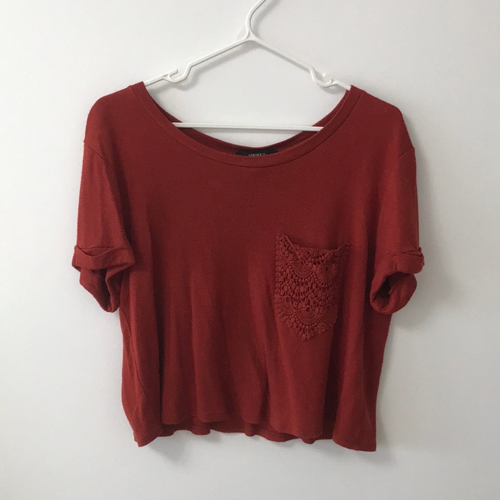 FOREVER 21 CROPPED POCKET TEE